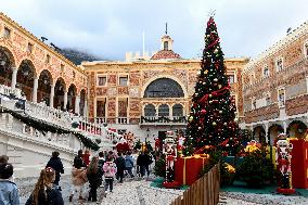 NO TABLOIDS - Prince Albert II And Princess Charlene Host Christmas Tree At Palace - Monaco
