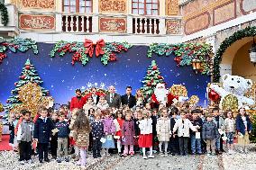 NO TABLOIDS - Prince Albert II And Princess Charlene Host Christmas Tree At Palace - Monaco