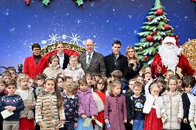 NO TABLOIDS - Prince Albert II And Princess Charlene Host Christmas Tree At Palace - Monaco