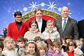 NO TABLOIDS - Prince Albert II And Princess Charlene Host Christmas Tree At Palace - Monaco