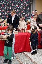 NO TABLOIDS - Prince Albert II And Princess Charlene Host Christmas Tree At Palace - Monaco