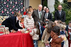 NO TABLOIDS - Prince Albert II And Princess Charlene Host Christmas Tree At Palace - Monaco