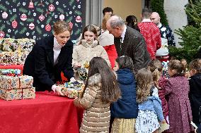 NO TABLOIDS - Prince Albert II And Princess Charlene Host Christmas Tree At Palace - Monaco