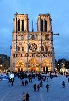 Christmas Market At Notre Dame de Paris - Paris