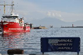 Emergency Rescue Ship Arrives In Port - Naples