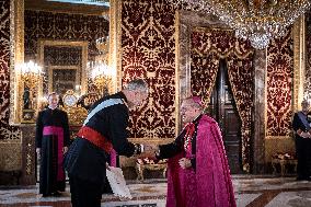 The King receives the Letters of Credence of the new ambassadors