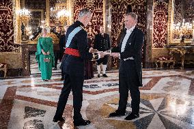 The King Receives the Letters of Credence of The New Ambassadors - Madrid