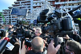 Demolition of the Vela Rossa begins in Scampia - Naples