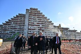Demolition of the Vela Rossa begins in Scampia - Naples