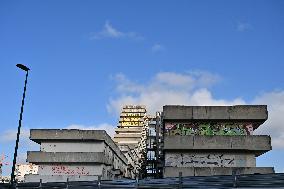 Demolition of the Vela Rossa begins in Scampia - Naples