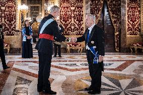 The King Receives the Letters of Credence of The New Ambassadors - Madrid