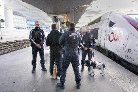 Illustration of the Gare de Lyon during the Christmas holiday departures - Paris AJ