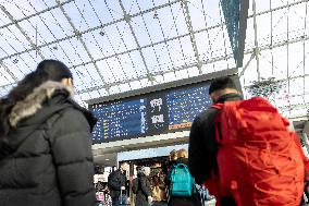 Illustration of the Gare de Lyon during the Christmas holiday departures - Paris AJ