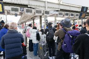 Illustration of the Gare de Lyon during the Christmas holiday departures - Paris AJ