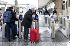 Illustration of the Gare de Lyon during the Christmas holiday departures - Paris AJ