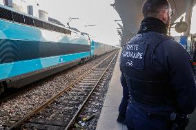 SNCF Illustration de la Police Ferroviaire a la Gare de Lyon