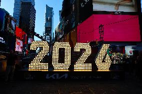 2026 Numeral Arrival in Times Square _NYC