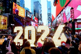 2026 Numeral Arrival in Times Square _NYC