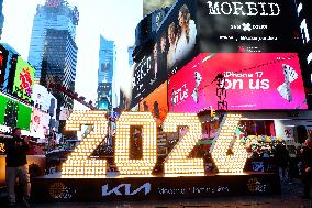 2026 Numeral Arrival in Times Square _NYC