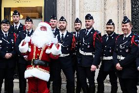 Motorcycle Police Distribute Gifts To Orphans - Paris