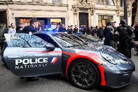 Motorcycle Police Distribute Gifts To Orphans - Paris