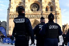 Security Measures At Notre Dame de Paris - Paris