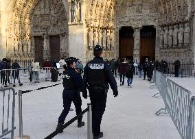 Security Measures At Notre Dame de Paris - Paris