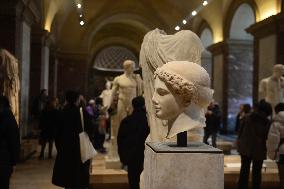 Illustrations - Louvre Museum - Paris