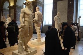 Illustrations - Louvre Museum - Paris