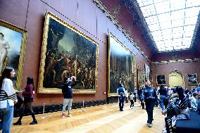 Illustrations - Louvre Museum - Paris
