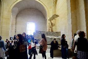 Illustrations - Louvre Museum - Paris