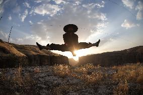 Kurdish Kung Fu Master Kawlokei's Discipline - Iraq