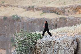 Kurdish Kung Fu Master Kawlokei's Discipline - Iraq