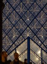 Illustration - Louvre Museum