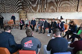 French Minister of Agriculture Visits A Farm - Yvelines