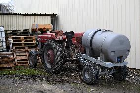 French Minister of Agriculture Visits A Farm - Yvelines