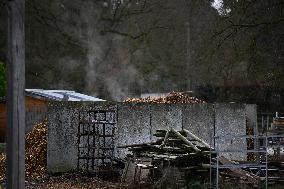 French Minister of Agriculture Visits A Farm - Yvelines