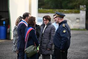 French Minister of Agriculture Visits A Farm - Yvelines
