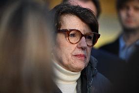 French Minister of Agriculture Visits A Farm - Yvelines