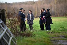French Minister of Agriculture Visits A Farm - Yvelines