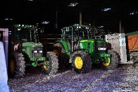 French Minister of Agriculture Visits A Farm - Yvelines