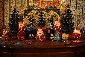 Production of Paper Mache Christmas Ornaments - India
