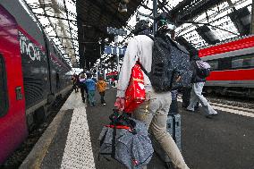 Christmas Holiday Travel Departures - Paris