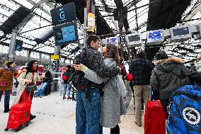 Christmas Holiday Travel Departures - Paris