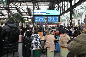 Christmas Holiday Travel Departures - Paris