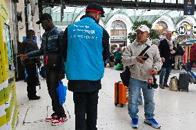 Christmas Holiday Travel Departures - Paris