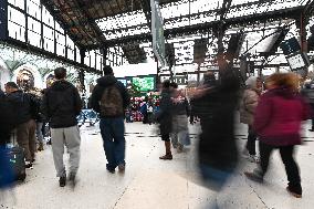 Christmas Holiday Travel Departures - Paris