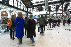 Christmas Holiday Travel Departures - Paris