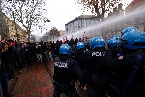 Clashes During The Protest Against The Askatasuna Eviction - Turin