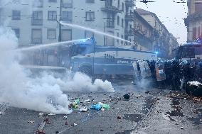 Clashes During The Protest Against The Askatasuna Eviction - Turin